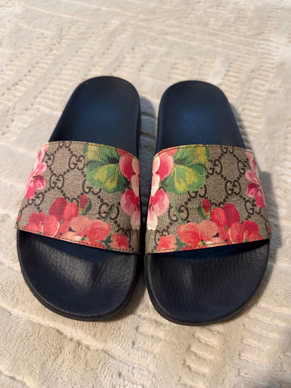 Gucci Pink Floral Black Slides - Picture 2 of 6